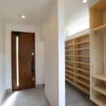 玄関とシューズクローク