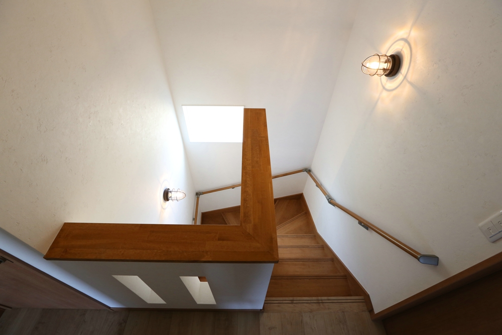 無垢材の階段