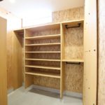 ウォークインシューズクローク