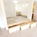 小上がり下の引き出し収納