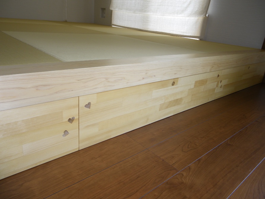 小上がり下の引き出し収納