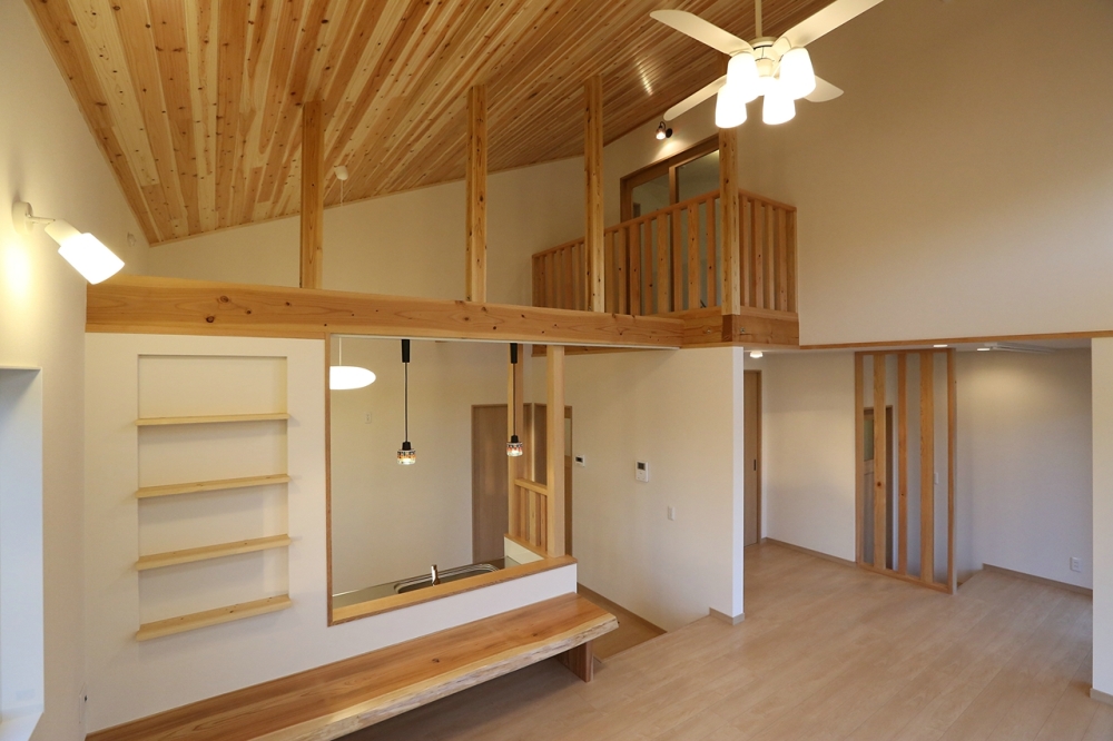 杉の無垢材をふんだんに使った注文住宅